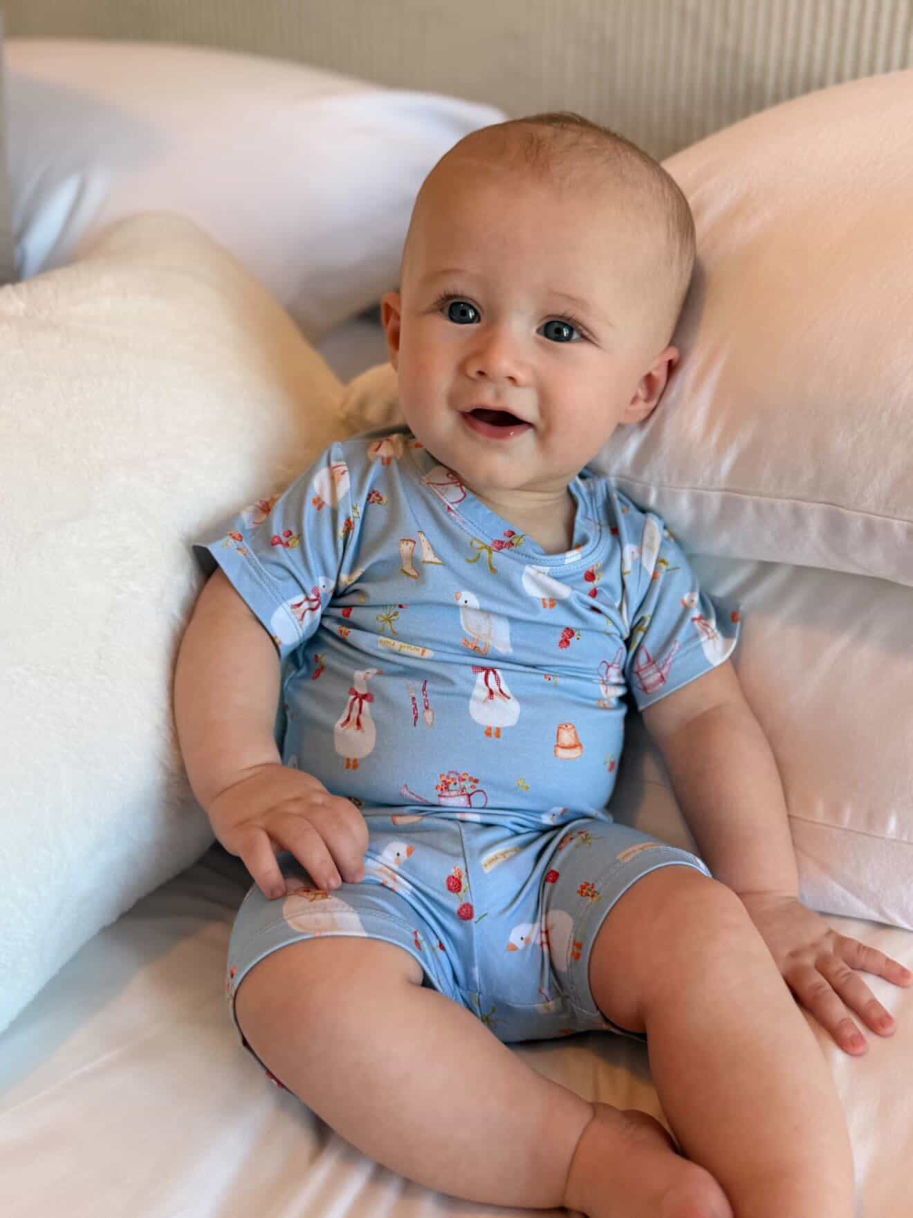 Bulldozer 2 piece bamboo set - 6-12m left!