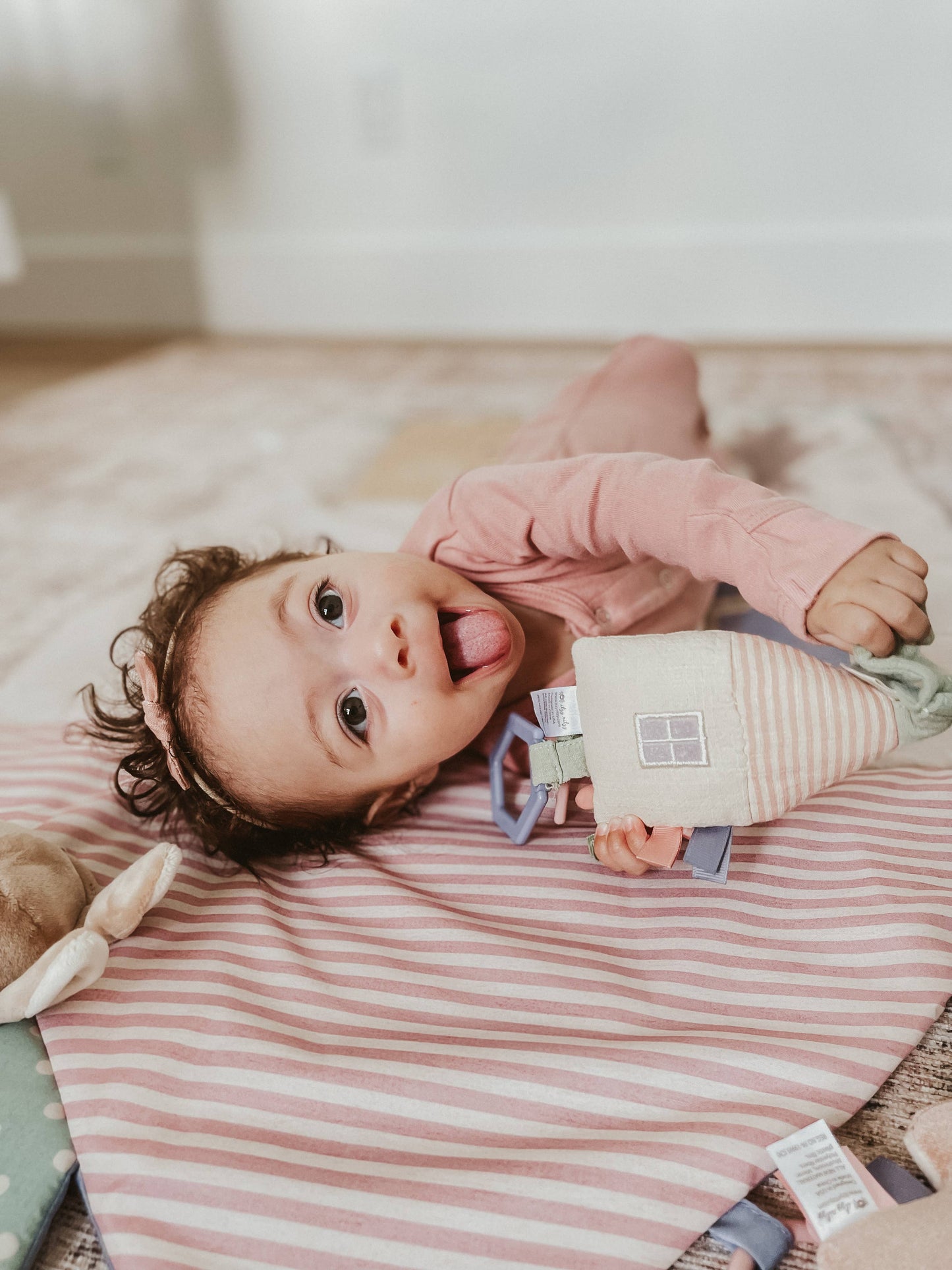 Bitzy Bespoke Ritzy Tummy Time™ Cottage Play Mat